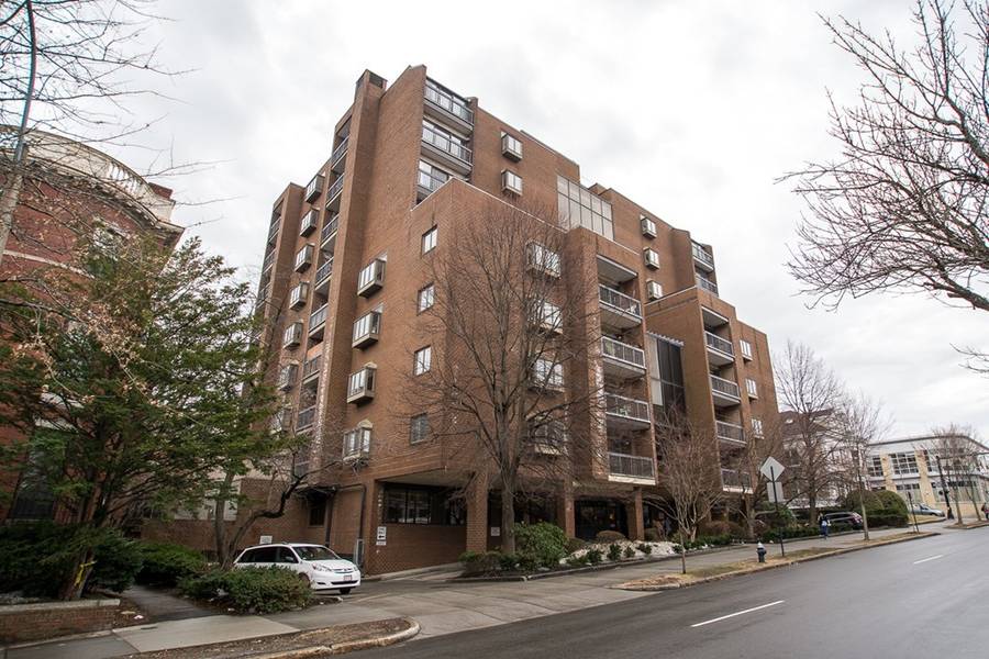 1265 Beacon St #605, Brookline, MA 02446