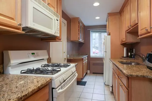 543 Centre St #2, Newton, MA 02458