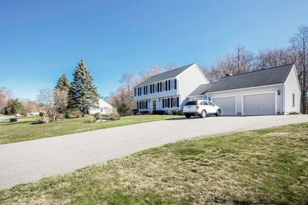 182 Presidential Dr, Abington, MA 02351