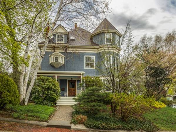 31 Hillside Ave, Medford, MA 02155