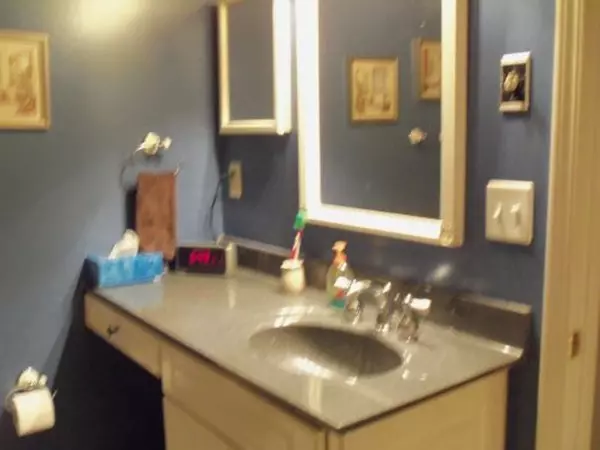 Taunton, MA 02718,96 Old Colony Ave #264