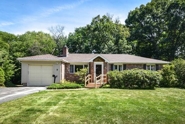 7 Claudette Circle, Framingham, MA 01701