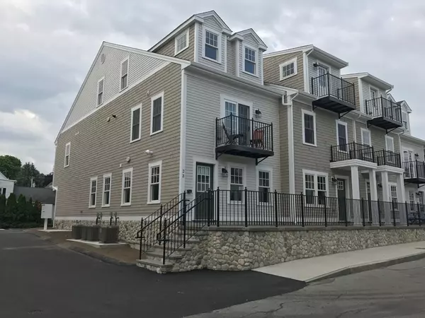 Plymouth, MA 02360,25 Howland St #3