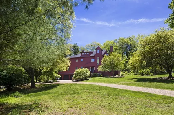 Hamilton, MA 01982,419 Highland St