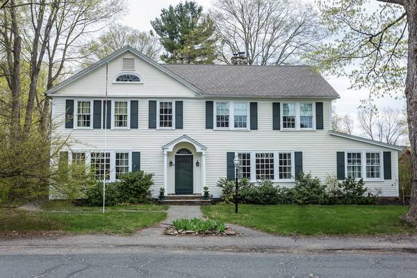 5 Center St, Granby, MA 01033