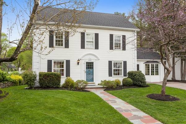 1050 Brook Rd, Milton, MA 02186