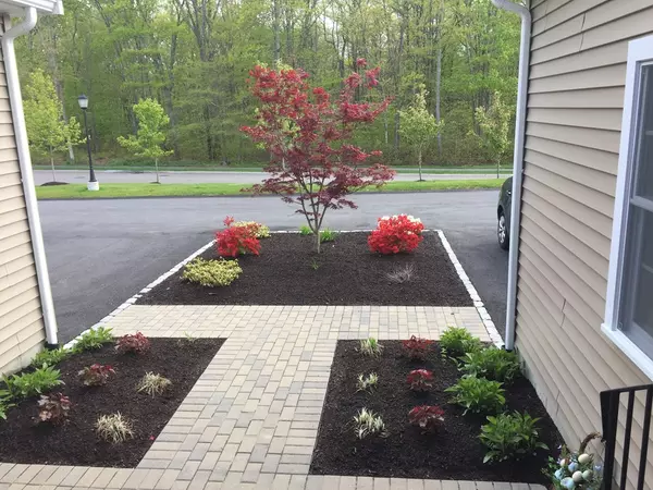 Plainville, MA 02762,25 Terry Ln. #3