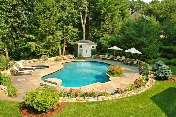 Wayland, MA 01778,32 Claypit Hill Rd