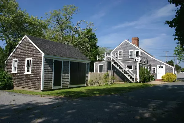 Chatham, MA 02633,90 Old Harbor