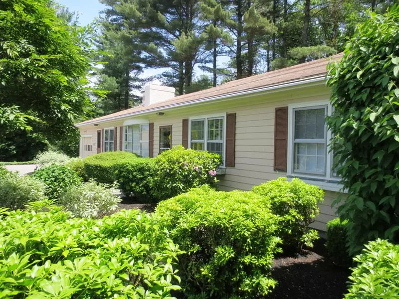 401 Newman Ave, Seekonk, MA 02771