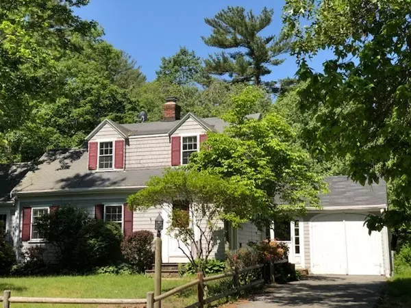 22 Acorn St, Marshfield, MA 02050