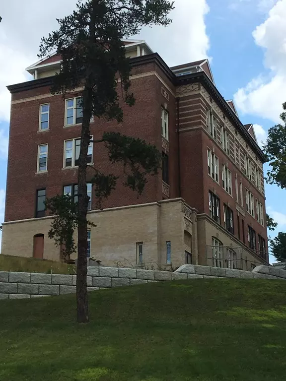 Clinton, MA 01510,40 Boylston Street #223