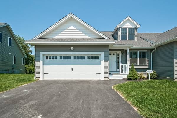 25 Stratford Village Drive #Blackstone, Millbury, MA 01527