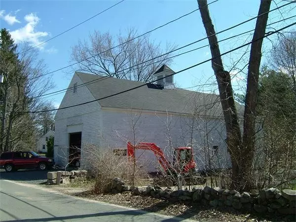 Medfield, MA 02052,6 Causeway Street