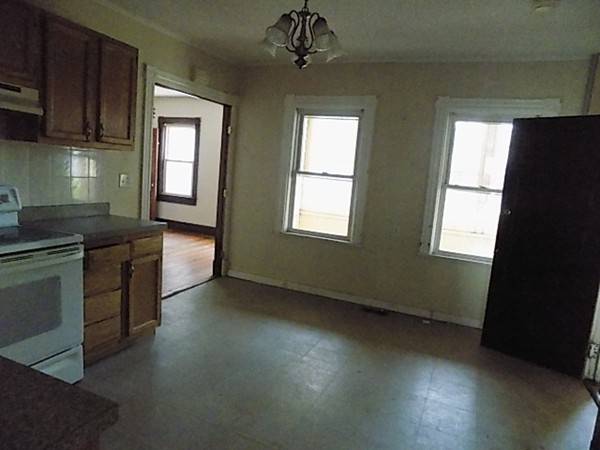 Westfield, MA 01085,8 William St