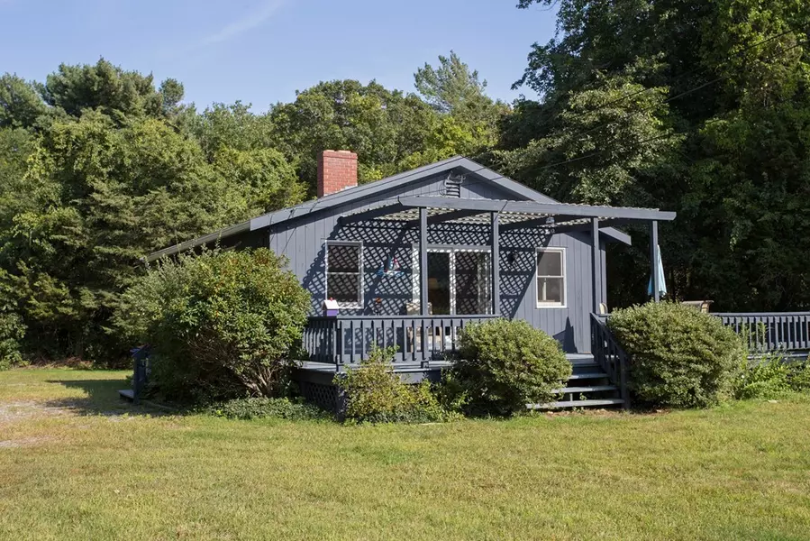 1530 Drift Rd, Westport, MA 02790