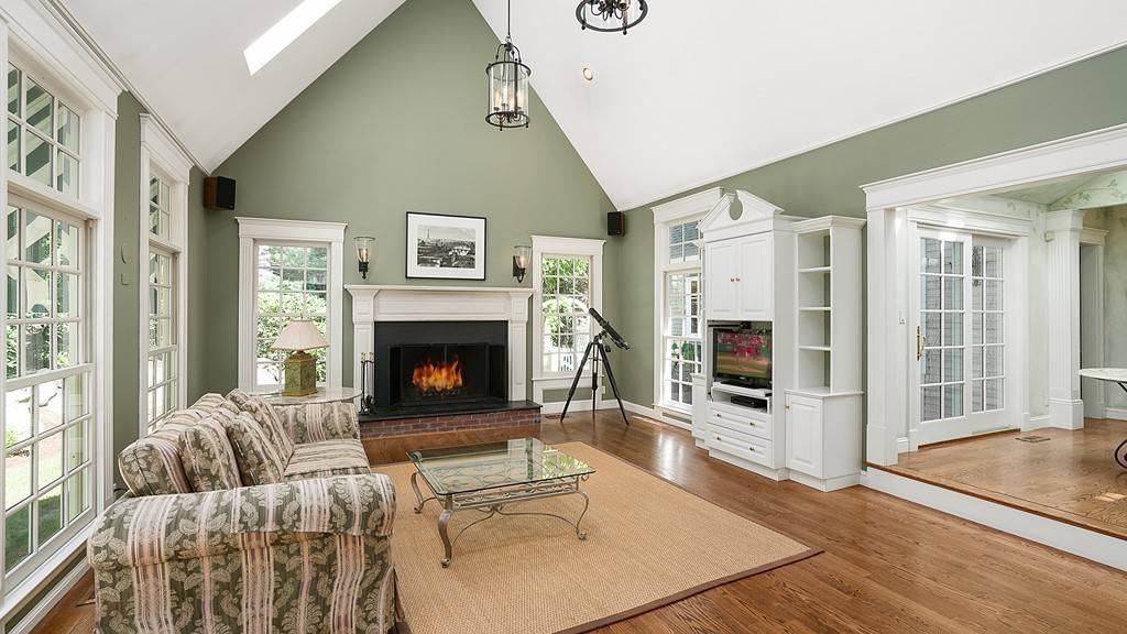 Weston, MA 02493,11 Graystone Lane