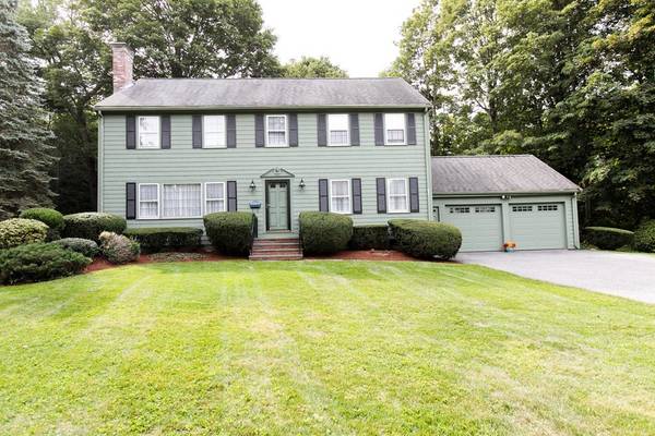 52 Park Ave, Wellesley, MA 02481