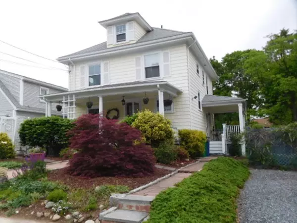 33 Orris Street, Newton, MA 02466