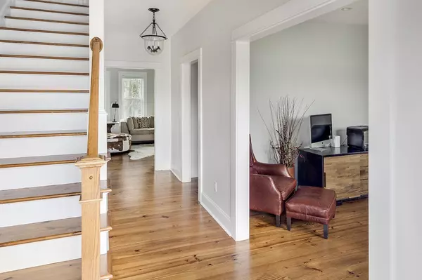 Upton, MA 01568,80 Prospect St