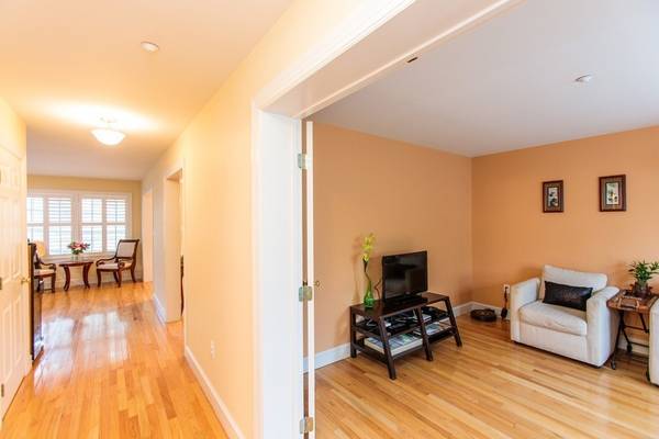 Wellesley, MA 02482,16 Edgemoor Circle #16