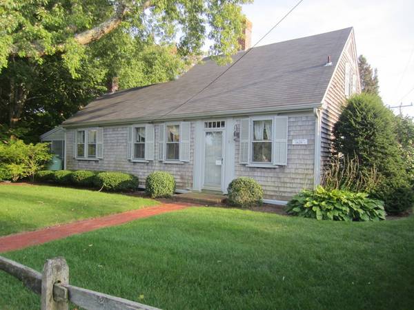 3 Center St, Dennis, MA 02639