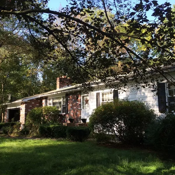 541 Chestnut Hill Rd, Millville, MA 01529