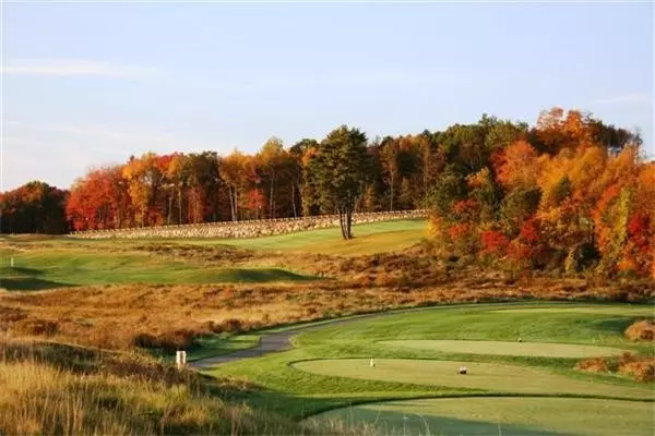 Southwick, MA 01077,14 Ranch Club Rd