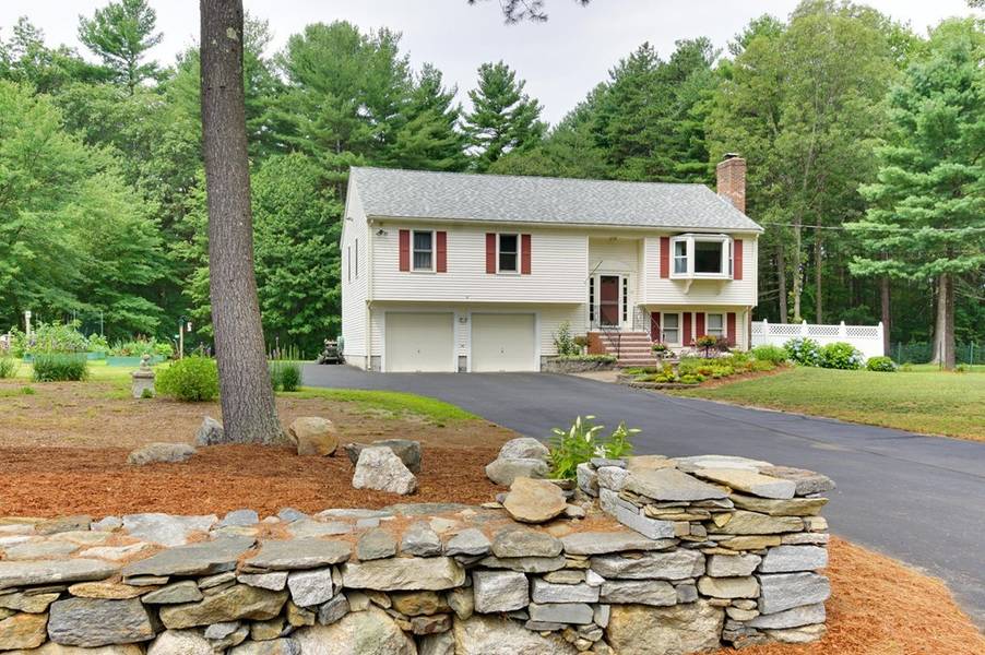 12 Parmenter Rd, Hudson, MA 01749