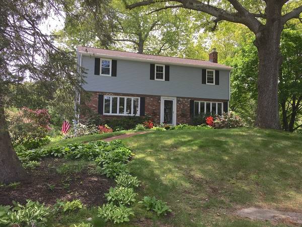 26 Oak Ridge Way, Shrewsbury, MA 01545