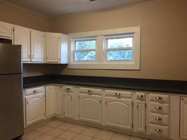 North Brookfield, MA 01535,24 Summer St