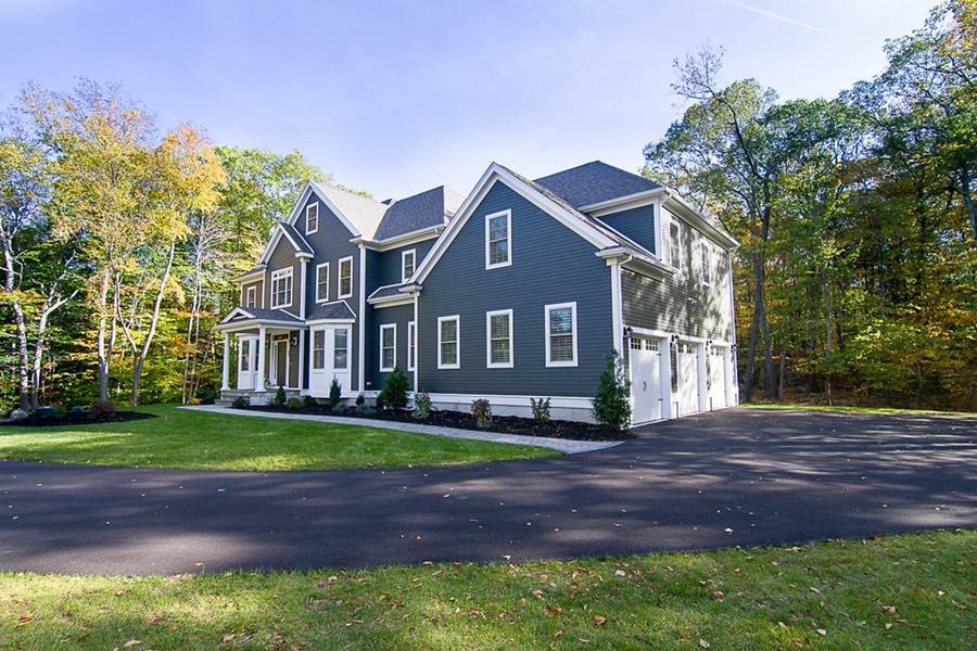 23 Kingsbury Dr, Holliston, MA 01746