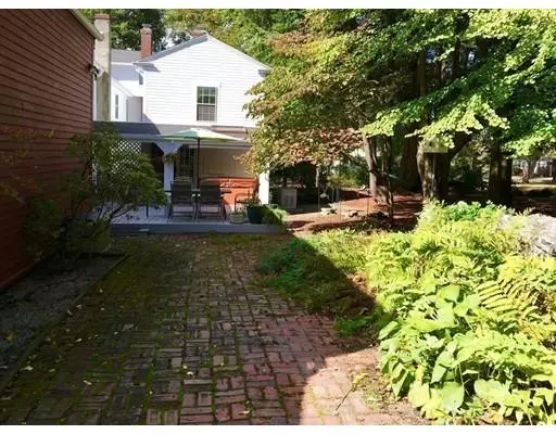 Grafton, MA 01519,28 North St