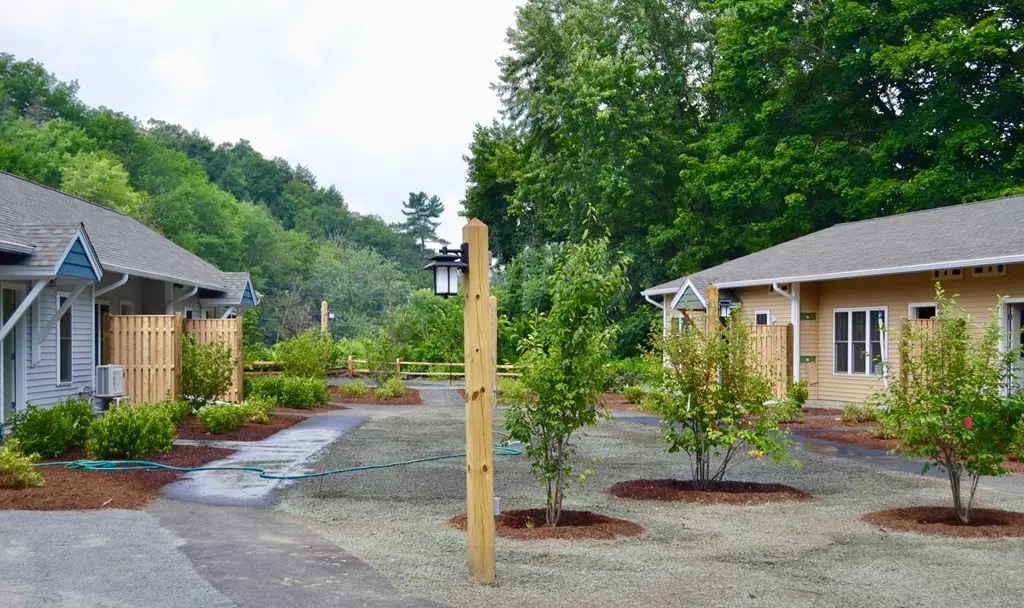 Greenfield, MA 01301,104 Deerfield Street #104