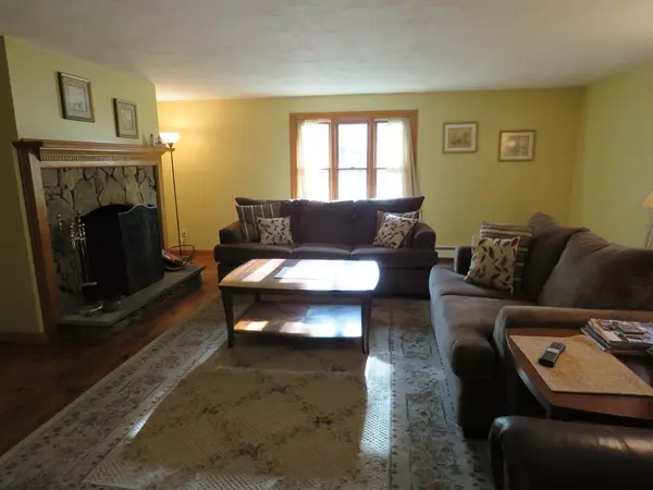 Plymouth, MA 02360,44 Janebar Cir