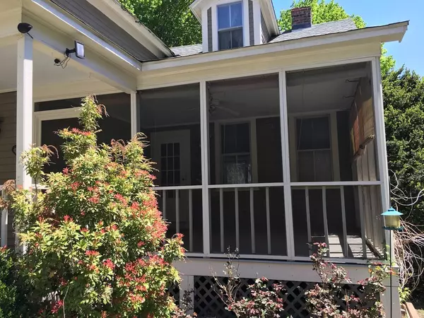 Huntington, MA 01050,3 Pleasant Street