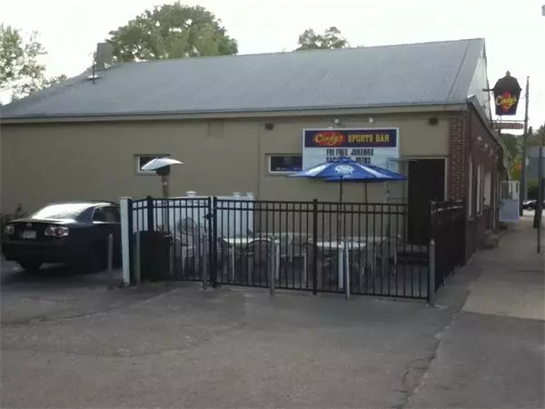 Palmer, MA 01069,1614-1622 North Main St
