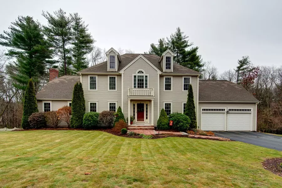 14 Hunter Lane, Sturbridge, MA 01518