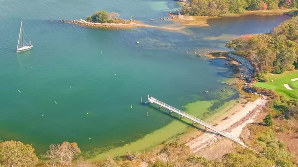 Falmouth, MA 02543,109 Gansett Rd