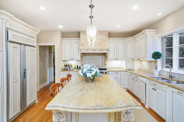 Weston, MA 02493,50 Conant Rd