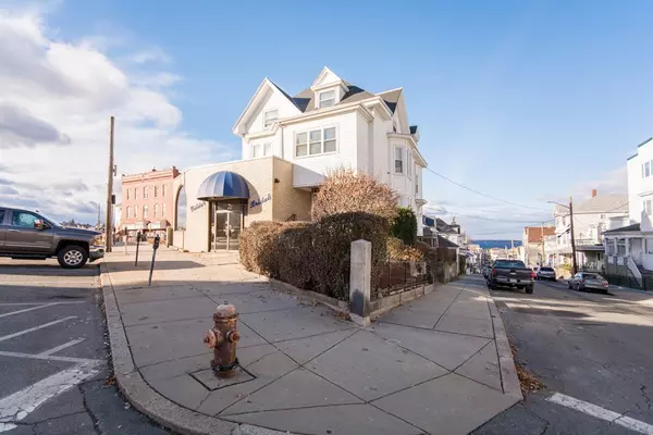 589 S Main St, Fall River, MA 02721