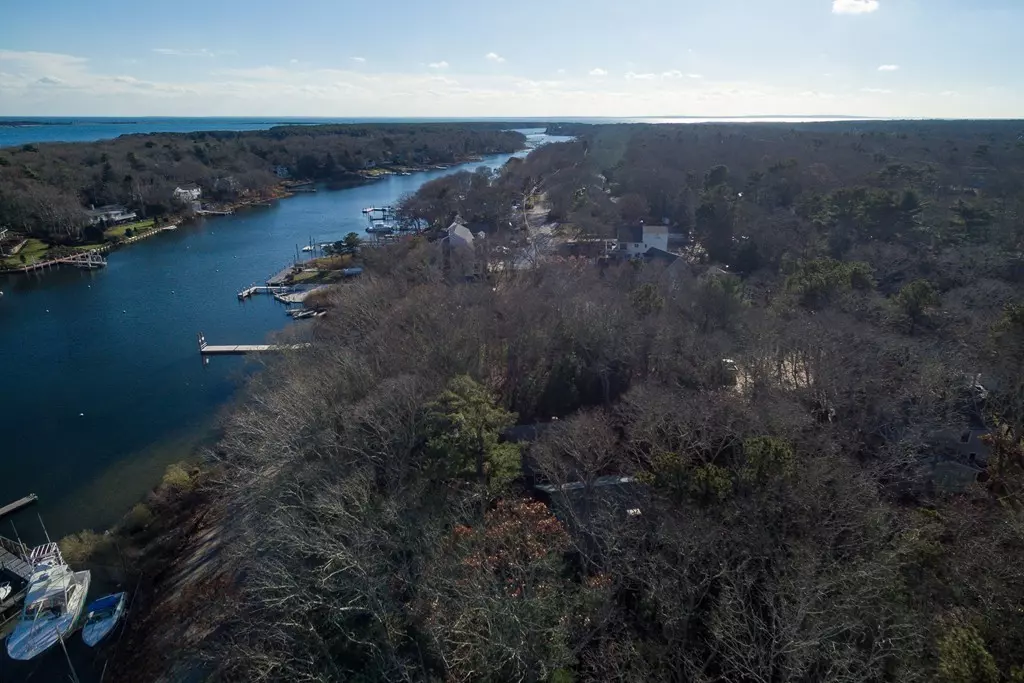 Falmouth, MA 02536,28 Ashley Dr