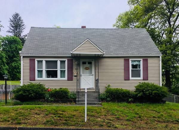 50 Evergreen Rd, Lowell, MA 01852