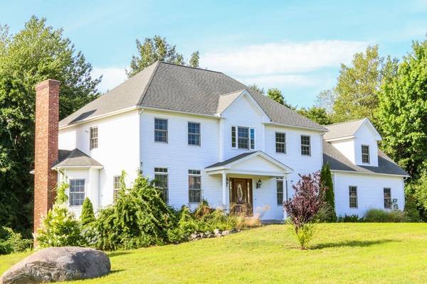 8 Wandering Meadows, Wilbraham, MA 01095