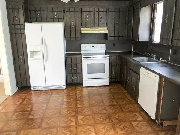 Hanson, MA 02341,47 Adams Cir