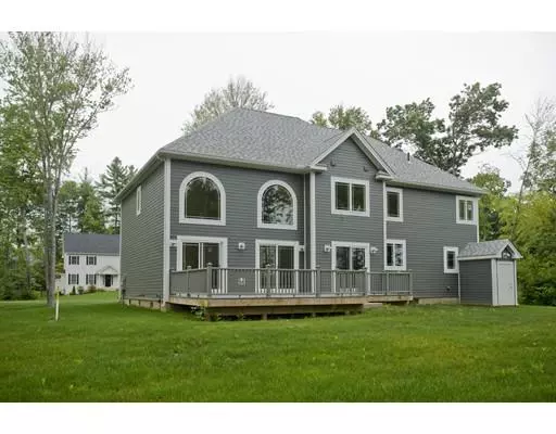 Hadley, MA 01035,14 Nikkis Way