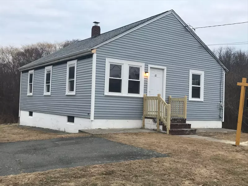 67 Lawson Ave, Acushnet, MA 02743