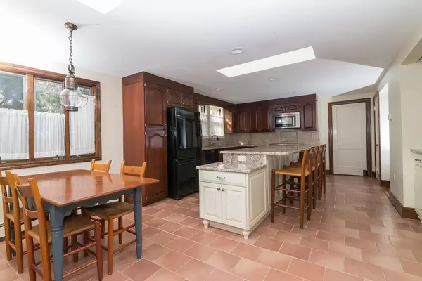 Sharon, MA 02067,93 Billings St