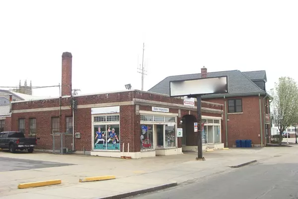 Milford, MA 01757,13 Spruce St/ Corner /Main