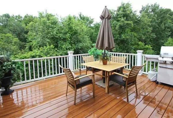 West Newbury, MA 01985,8 Cortland Lane